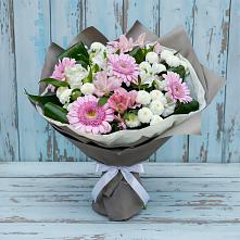 Букет цветов из:  Герберы, Альстромерии и Хризантемы в Кумской Долине