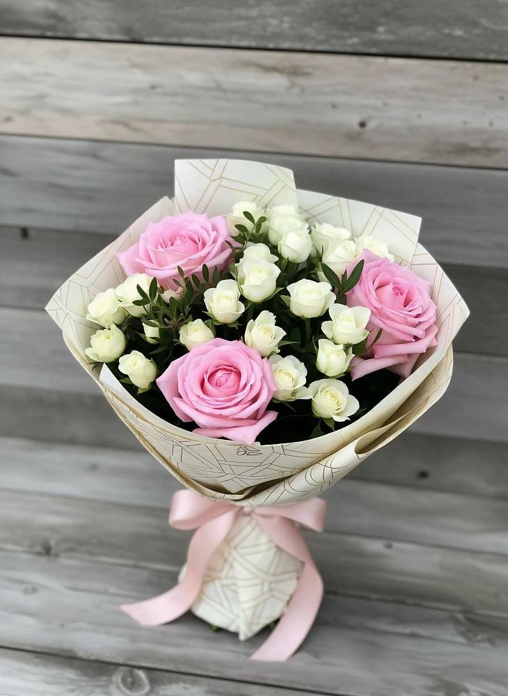 Букет цветов из: Розы в Кумской Долине