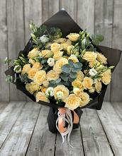Букет цветов из:  Розы и Лизиантусы #REPLACE_PRED# Кумской Долине