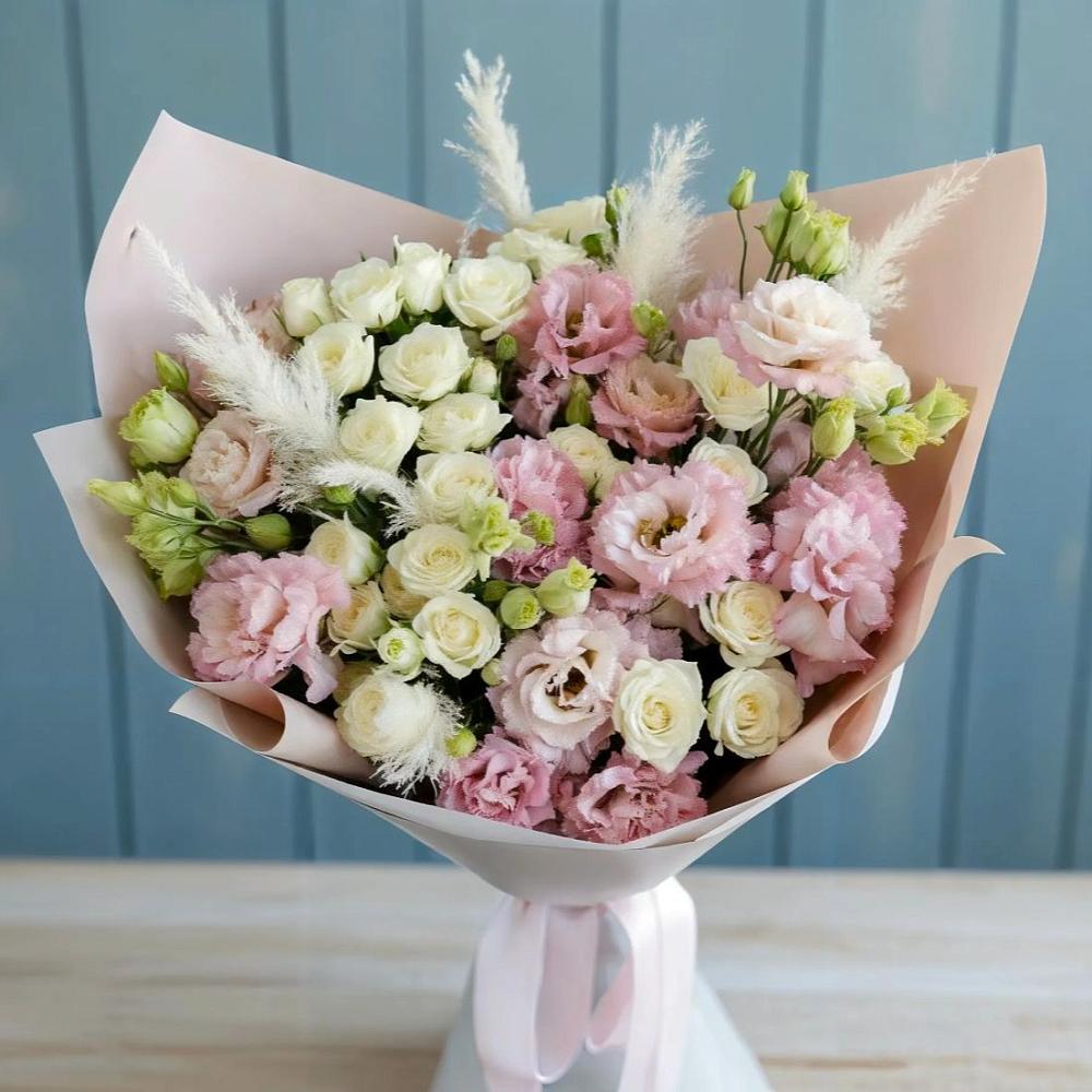 Букет цветов из: Альстромерии и Розы в Кумской Долине