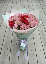 Букет цветов из:  Альстромерии в Кумской Долине