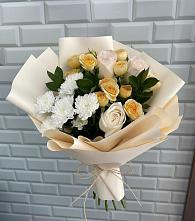 Букет цветов из:  Розы и Хризантемы в Кумской Долине