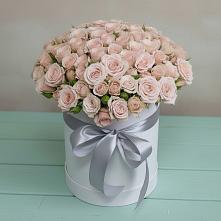 Цветочная композиция из Розы в шляпной коробке в Кумской Долине