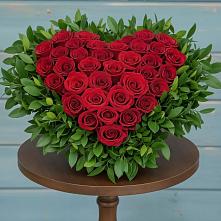 Цветочная композиция из Розы в виде сердца в Кумской Долине
