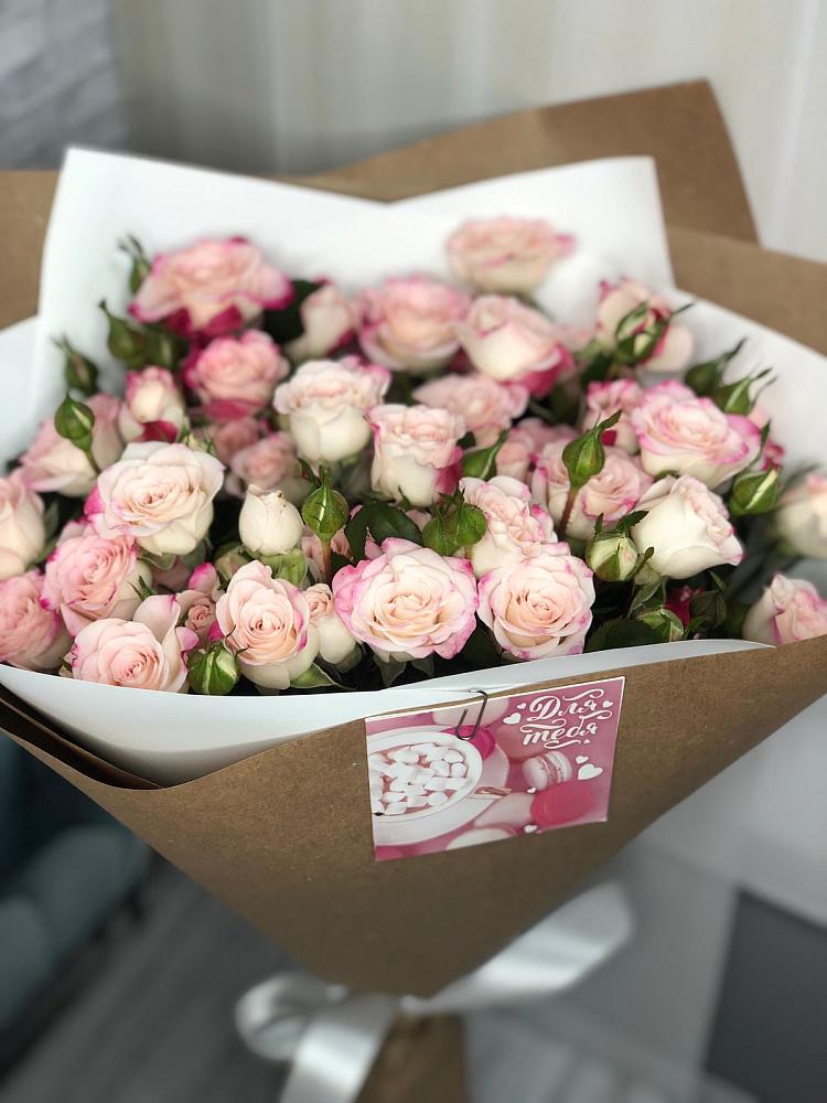 Букет цветов из: Розы в Кумской Долине