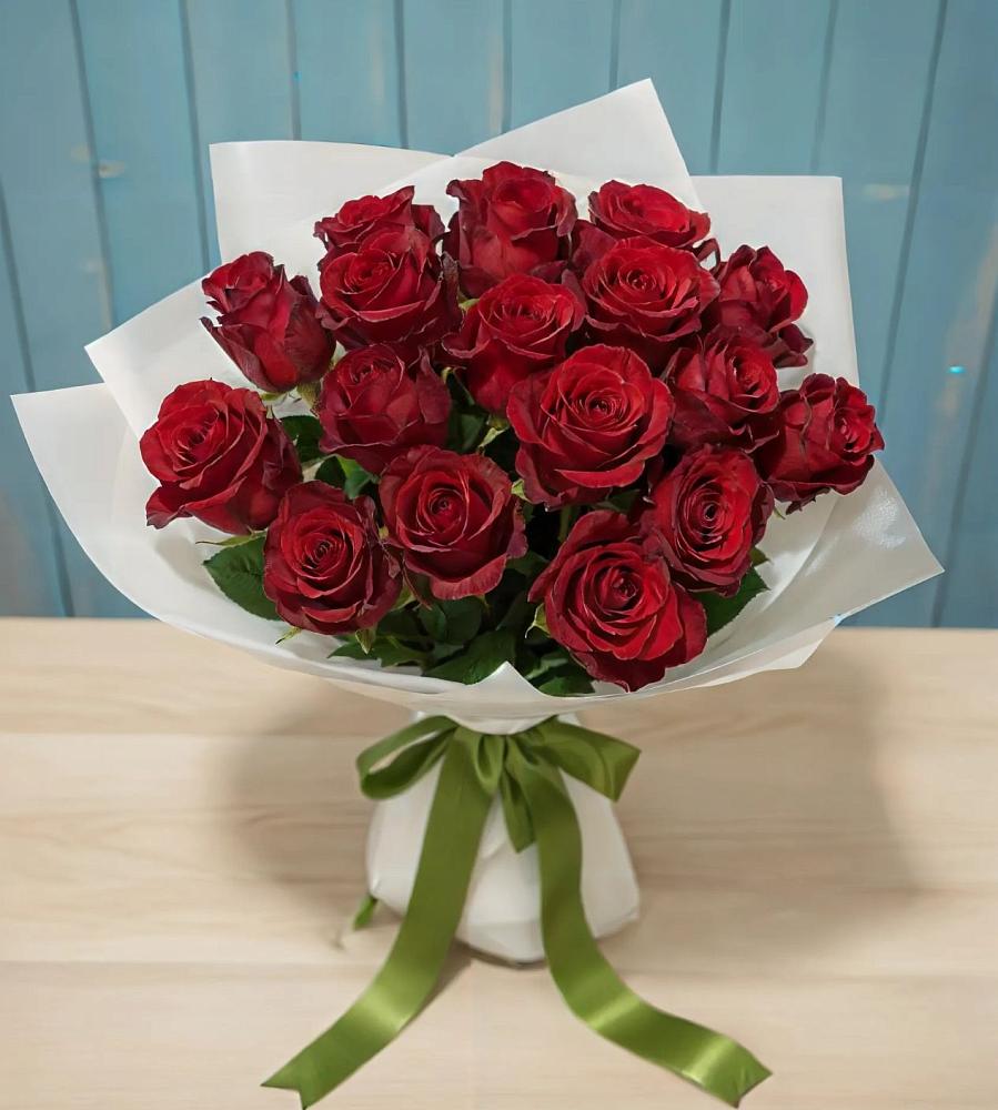 Букет Красные розы в Кумской Долине