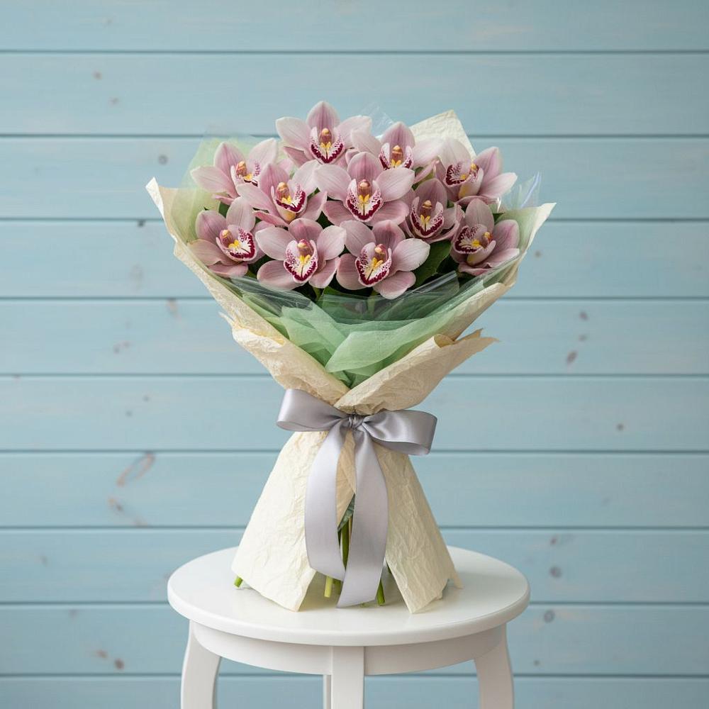 Букет цветов из: Орхидеи и Розы в Кумской Долине