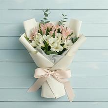 Букет цветов из:  Альстромерии #REPLACE_PRED# Кумской Долине