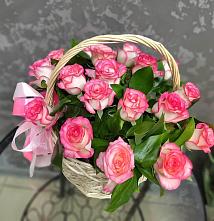 Цветочная композиция из Розы в корзине #REPLACE_PRED# Кумской Долине