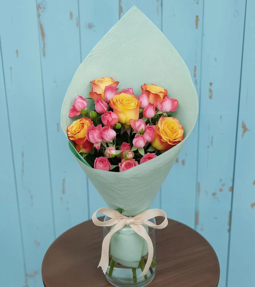 Букет цветов из: Розы в Кумской Долине