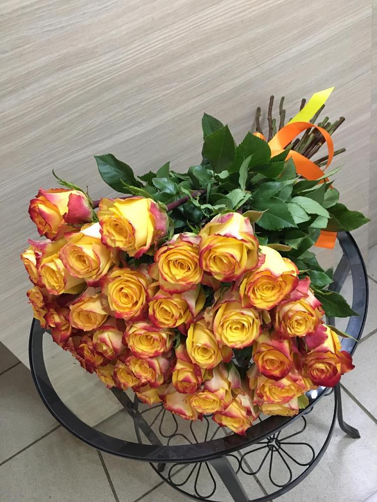 Букет Желтые розы в Кумской Долине