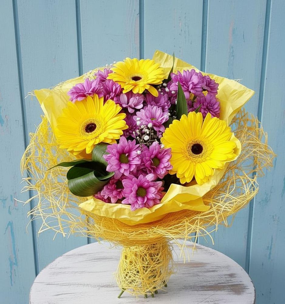 Букет цветов из: Хризантемы и Герберы в Кумской Долине