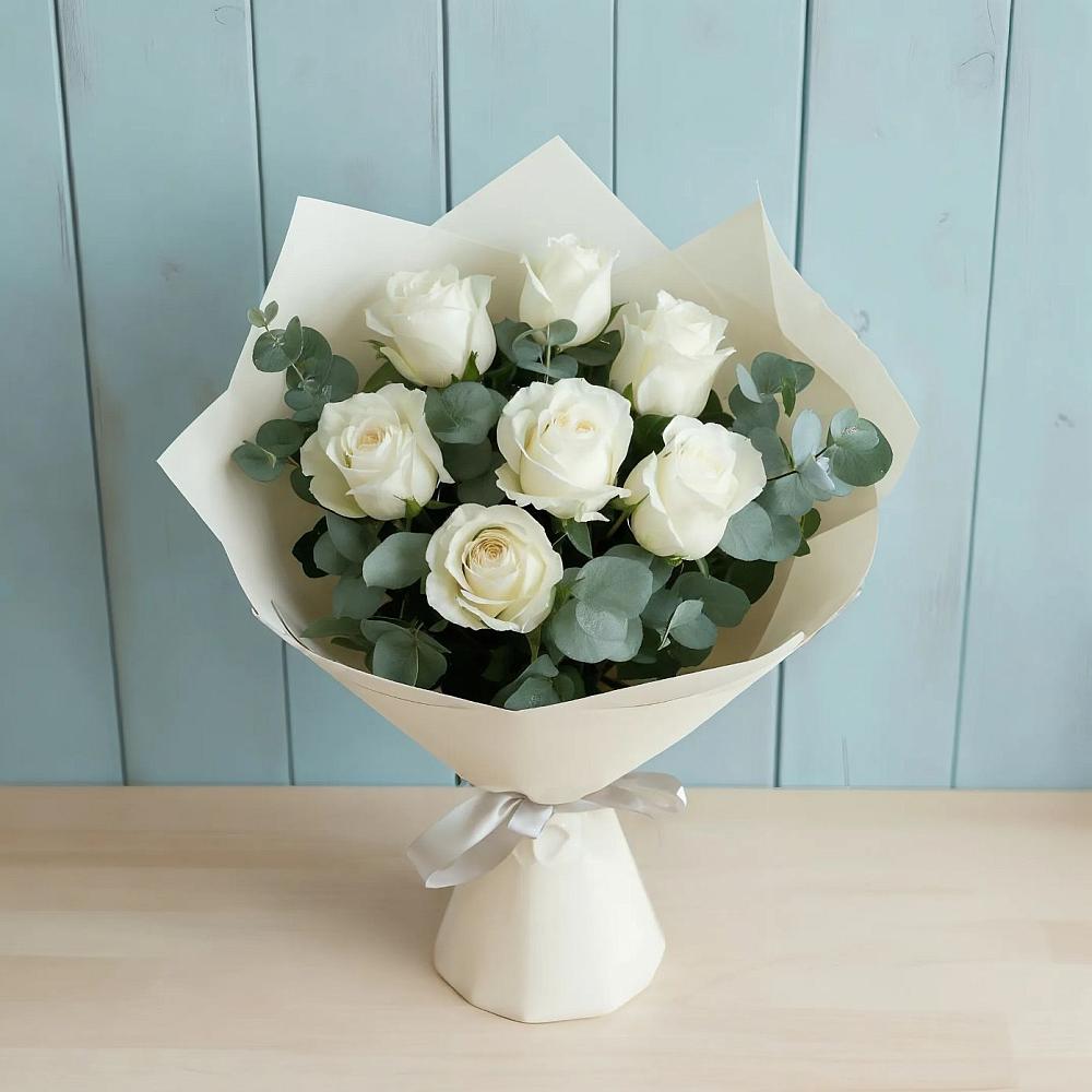 Букет Белые розы в Эвкалипте в Кумской Долине