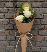 Букет цветов из:  Розы в Кумской Долине