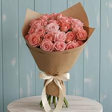 Букет цветов из:  Розы в Кумской Долине