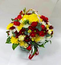 Цветочная композиция из Хризантемы и Розы в корзине в Кумской Долине