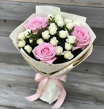 Букет цветов из:  Розы в Кумской Долине