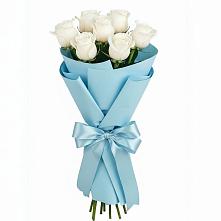 Букет 7 белых роз Проуд в Кумской Долине