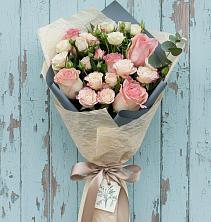 Букет цветов из:  Розы в Кумской Долине