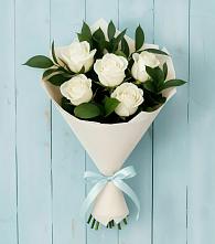 Букет цветов из:  Розы в Кумской Долине