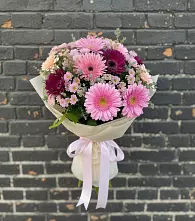 Букет цветов из:  Герберы и Хризантемы в Кумской Долине
