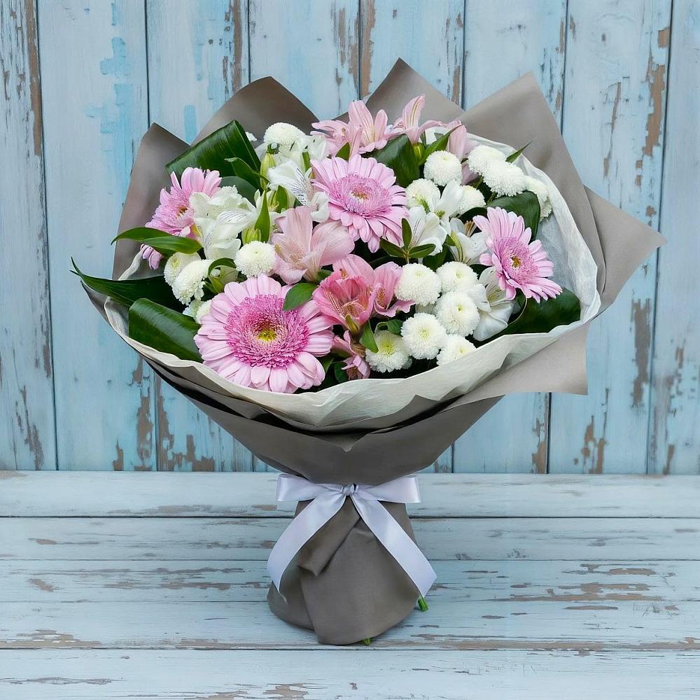 Букет цветов из: Герберы, Альстромерии и Хризантемы в Кумской Долине
