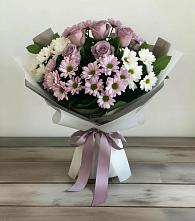 Букет цветов из:  Хризантемы и Розы в Кумской Долине