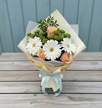 Букет цветов из:  Герберы, Розы и Хризантемы в Кумской Долине