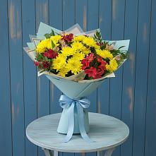 Букет цветов из:  Альстромерии и Хризантемы в Кумской Долине
