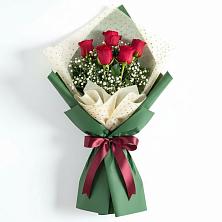 Букет цветов из:  Розы в Кумской Долине