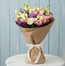 Букет цветов из:  Лизиантусы в Кумской Долине