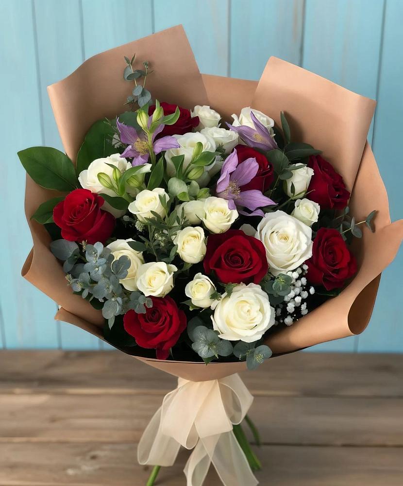 Букет цветов из: Розы и Альстромерии в Кумской Долине