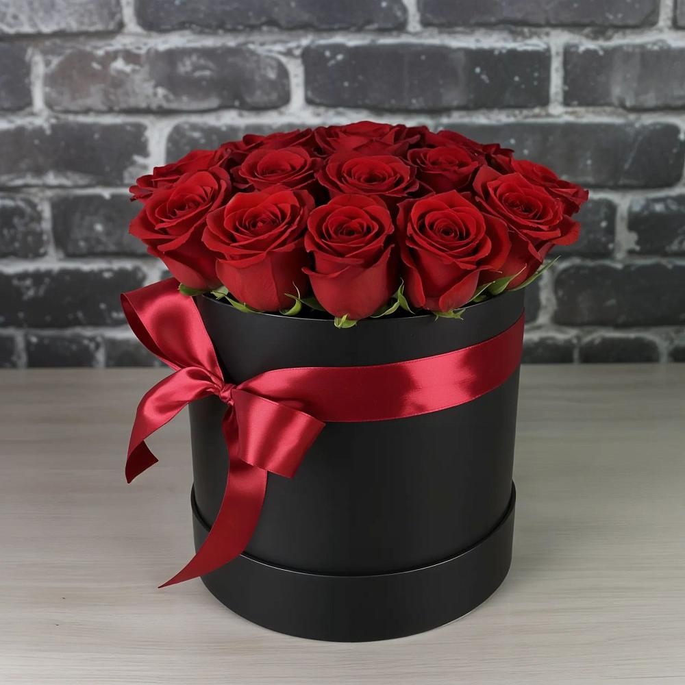 Цветочная композиция из Розы в шляпной коробке в Кумской Долине