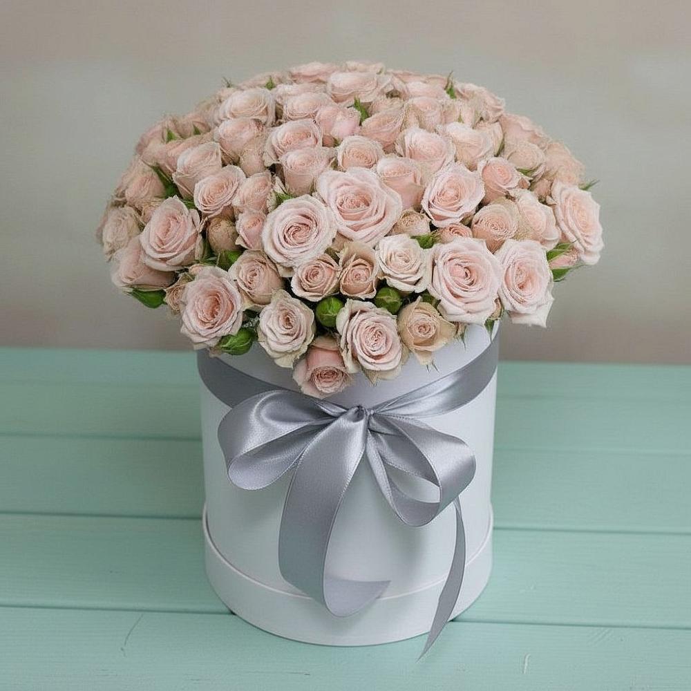 Цветочная композиция из Розы в шляпной коробке в Кумской Долине