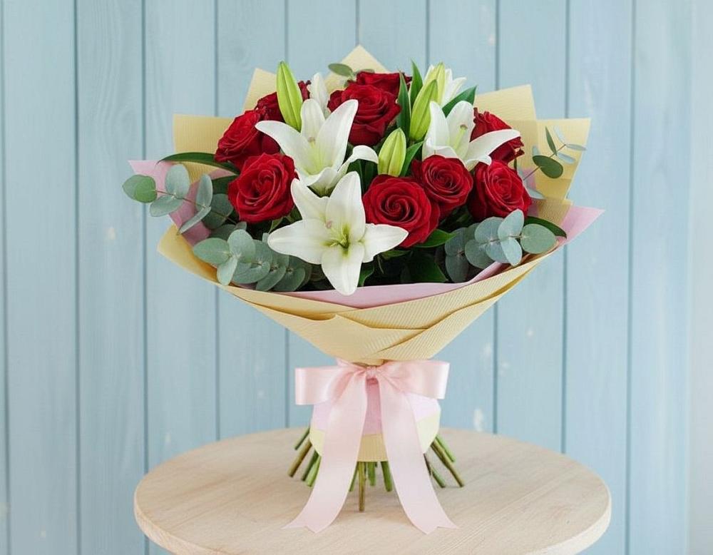 Букет цветов из: Лилии и Розы в Кумской Долине