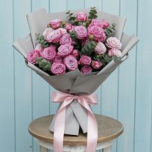 Букет цветов из:  Розы в Кумской Долине